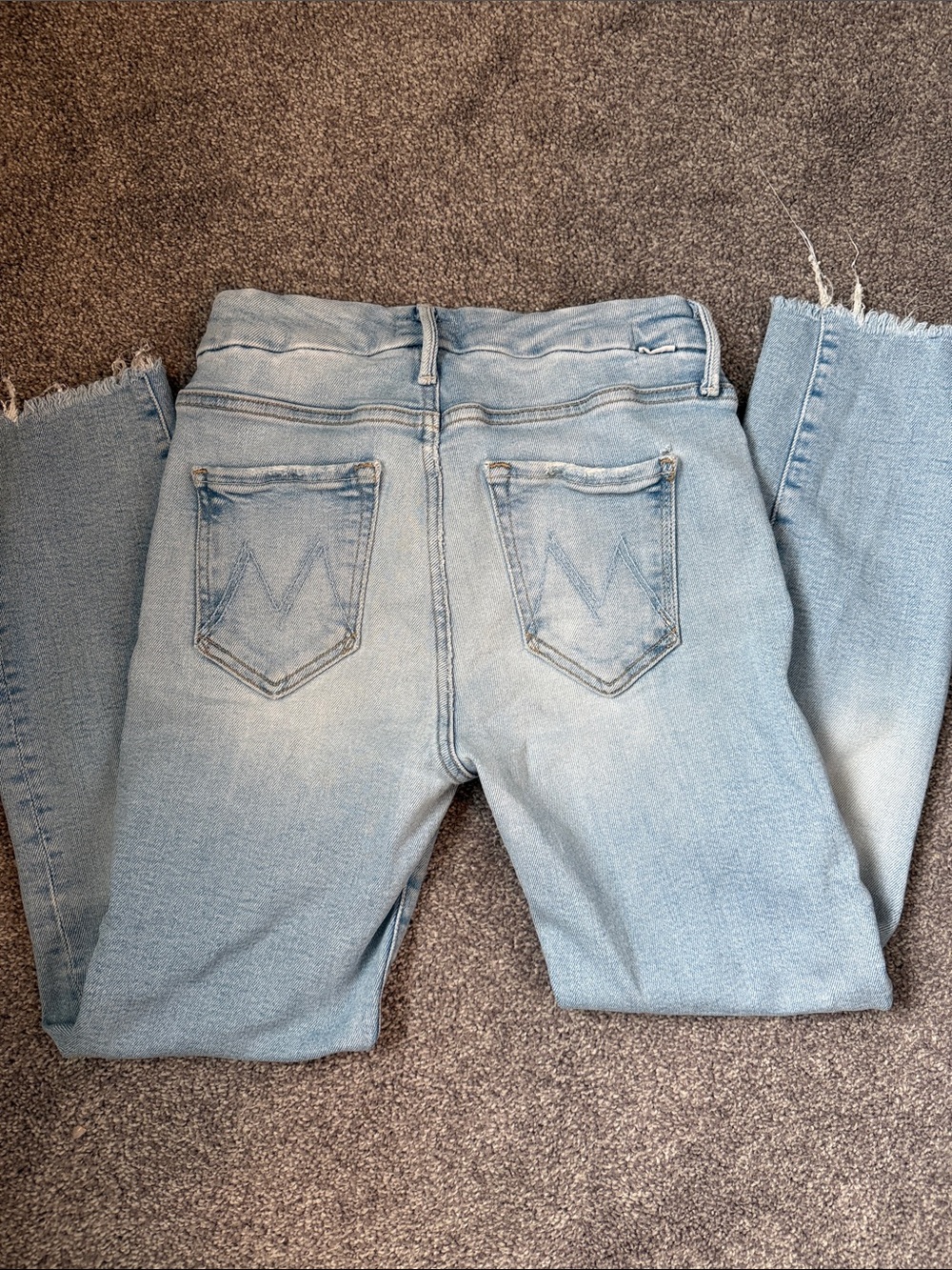 MOTHER the Looker Ankle Fray Jeans 
Limited Edition